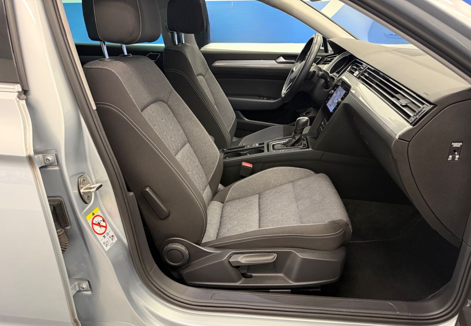 Volkswagen Passat Variant Business 2.0TDI ACC AHK Massage foto 13