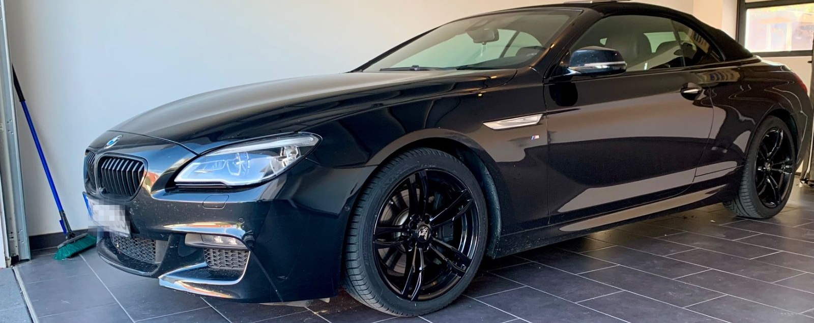 BMW 650i Cabrio - schwarz mit gelber Folie foto 5