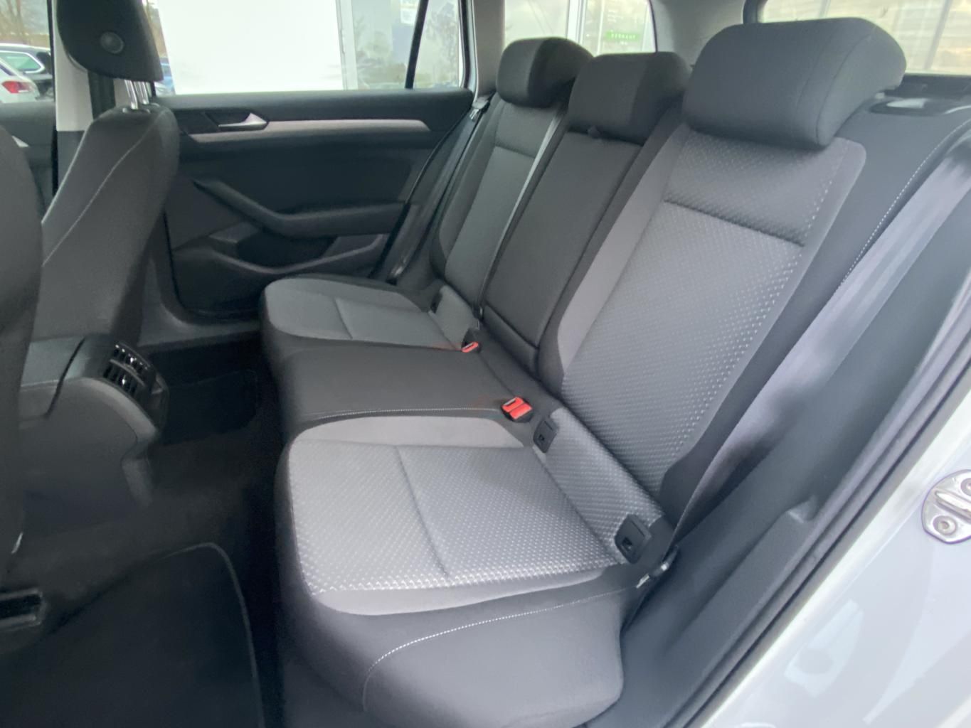 Volkswagen Passat Variant 1.5 TSI APP-CONNECT+KAMERA+AHK+LE foto 11
