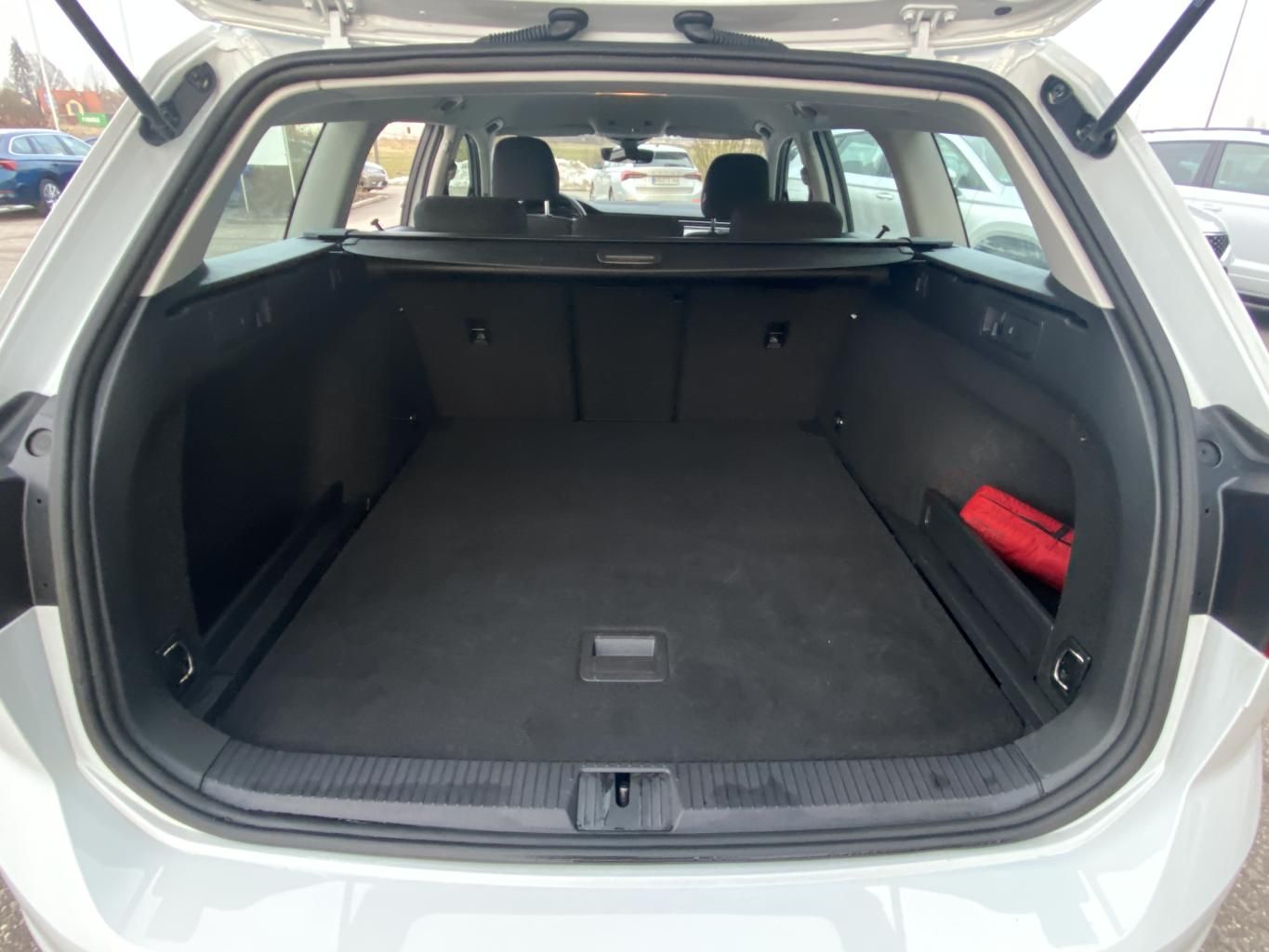 Volkswagen Passat Variant 1.5 TSI APP-CONNECT+KAMERA+AHK+LE foto 12