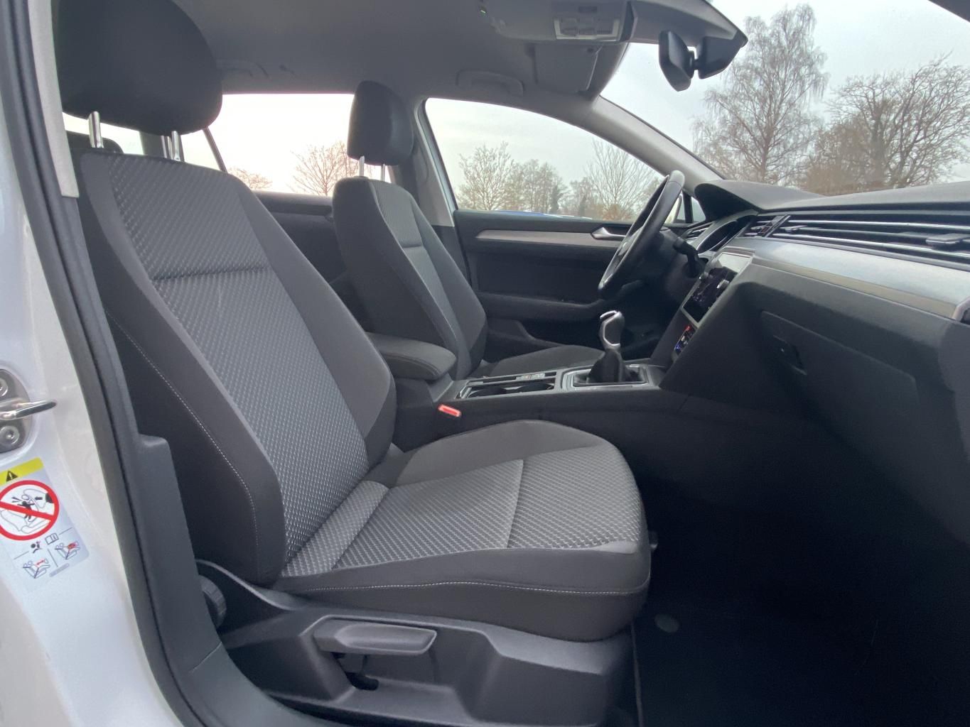 Volkswagen Passat Variant 1.5 TSI APP-CONNECT+KAMERA+AHK+LE foto 13