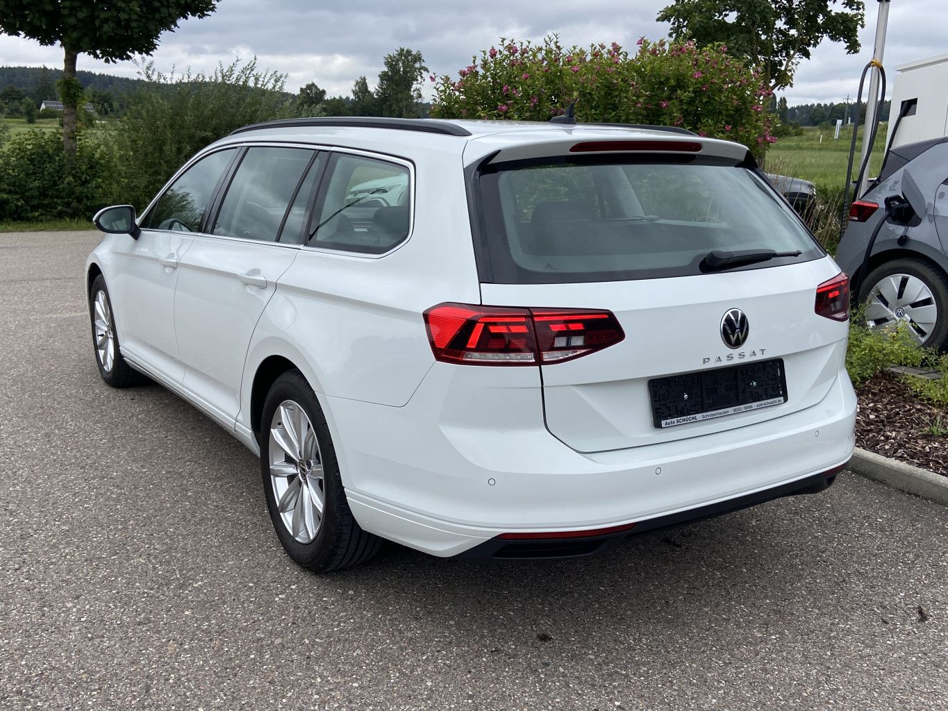 Volkswagen Passat Variant 2.0 TDI Business AHK+17"+NAVI+LED foto 3