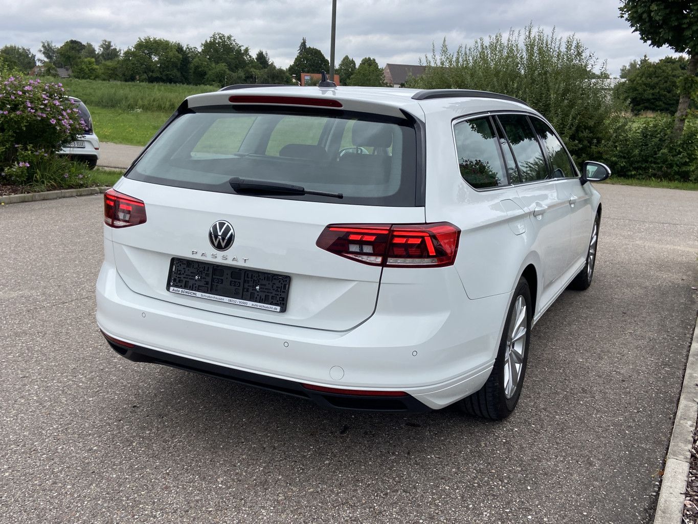 Volkswagen Passat Variant 2.0 TDI Business AHK+17"+NAVI+LED foto 5