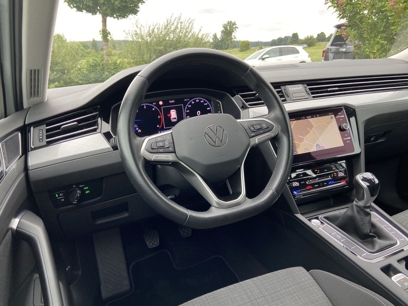 Volkswagen Passat Variant 2.0 TDI Business AHK+17"+NAVI+LED foto 9
