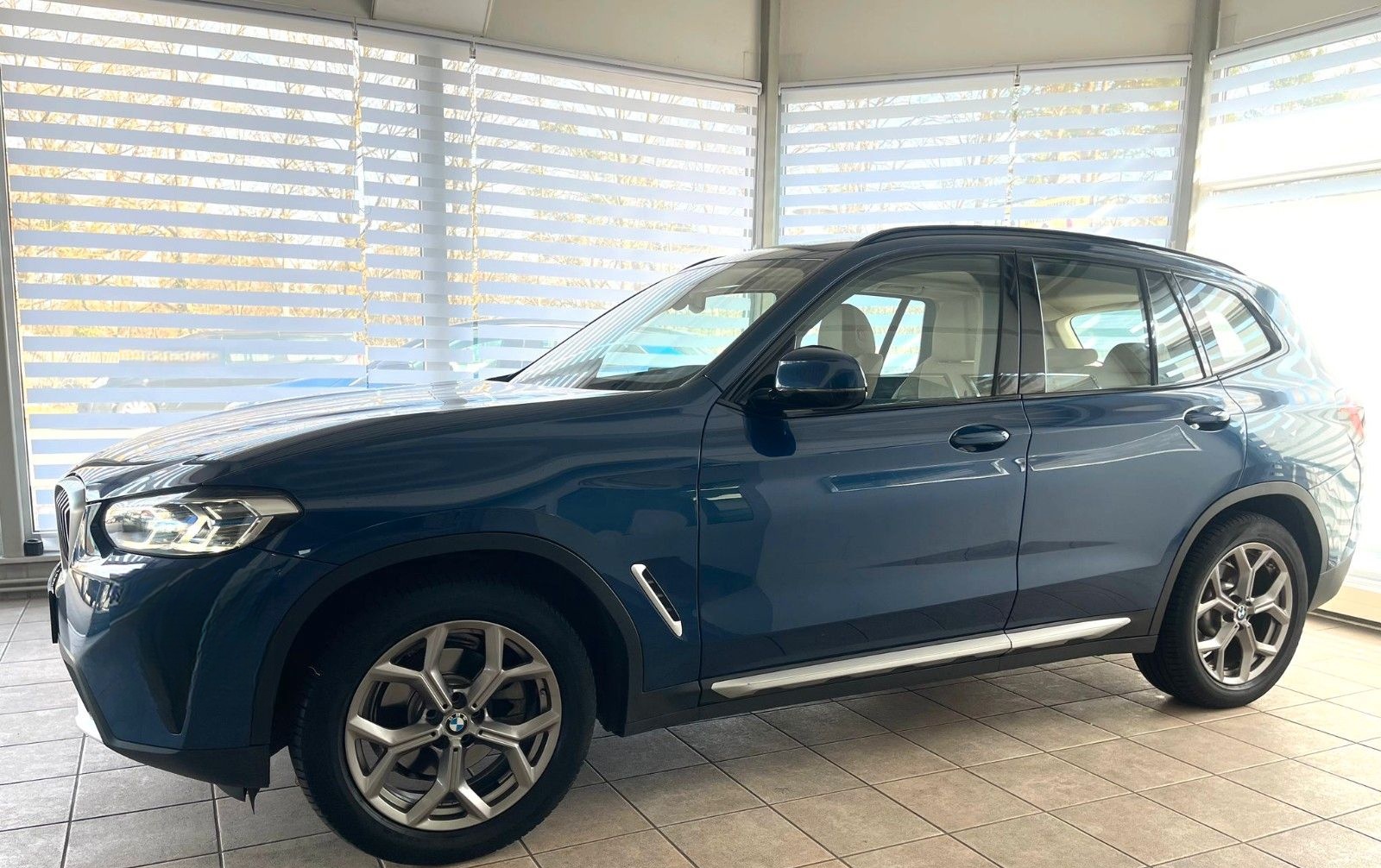 BMW X3 xD20d LASER KAM AHK Komfortzug. foto 5