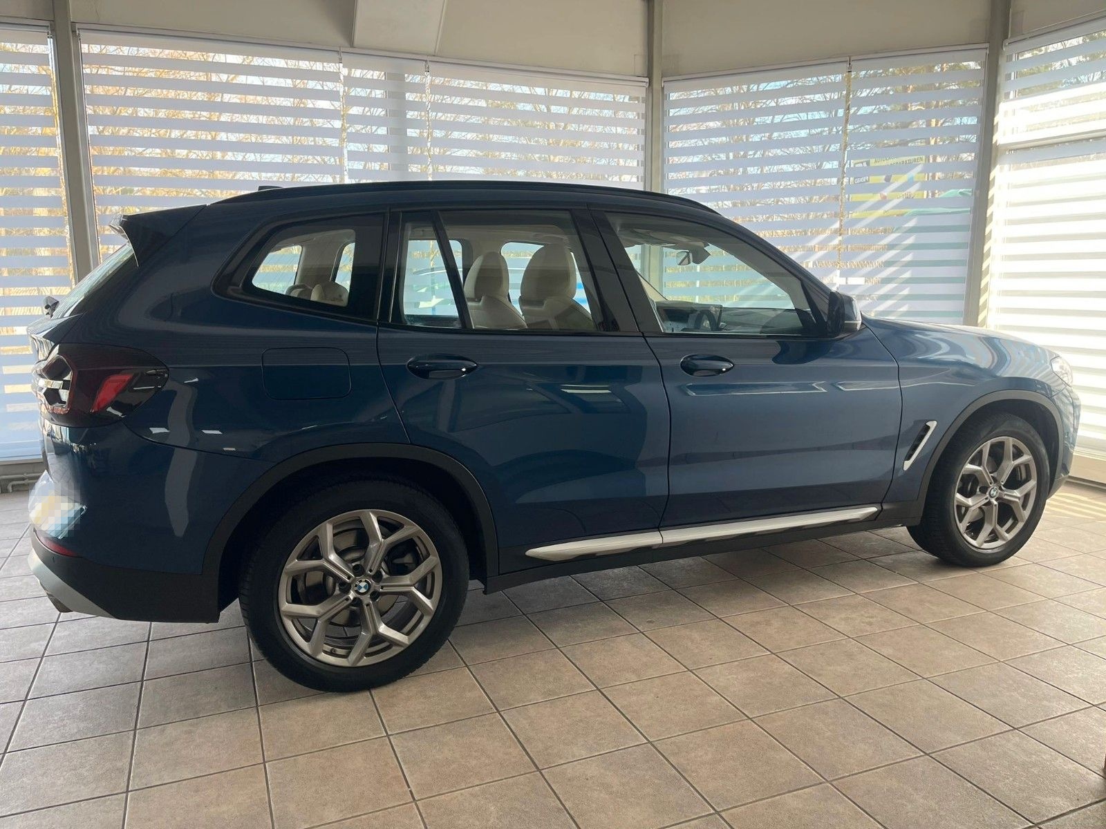 BMW X3 xD20d LASER KAM AHK Komfortzug. foto 6