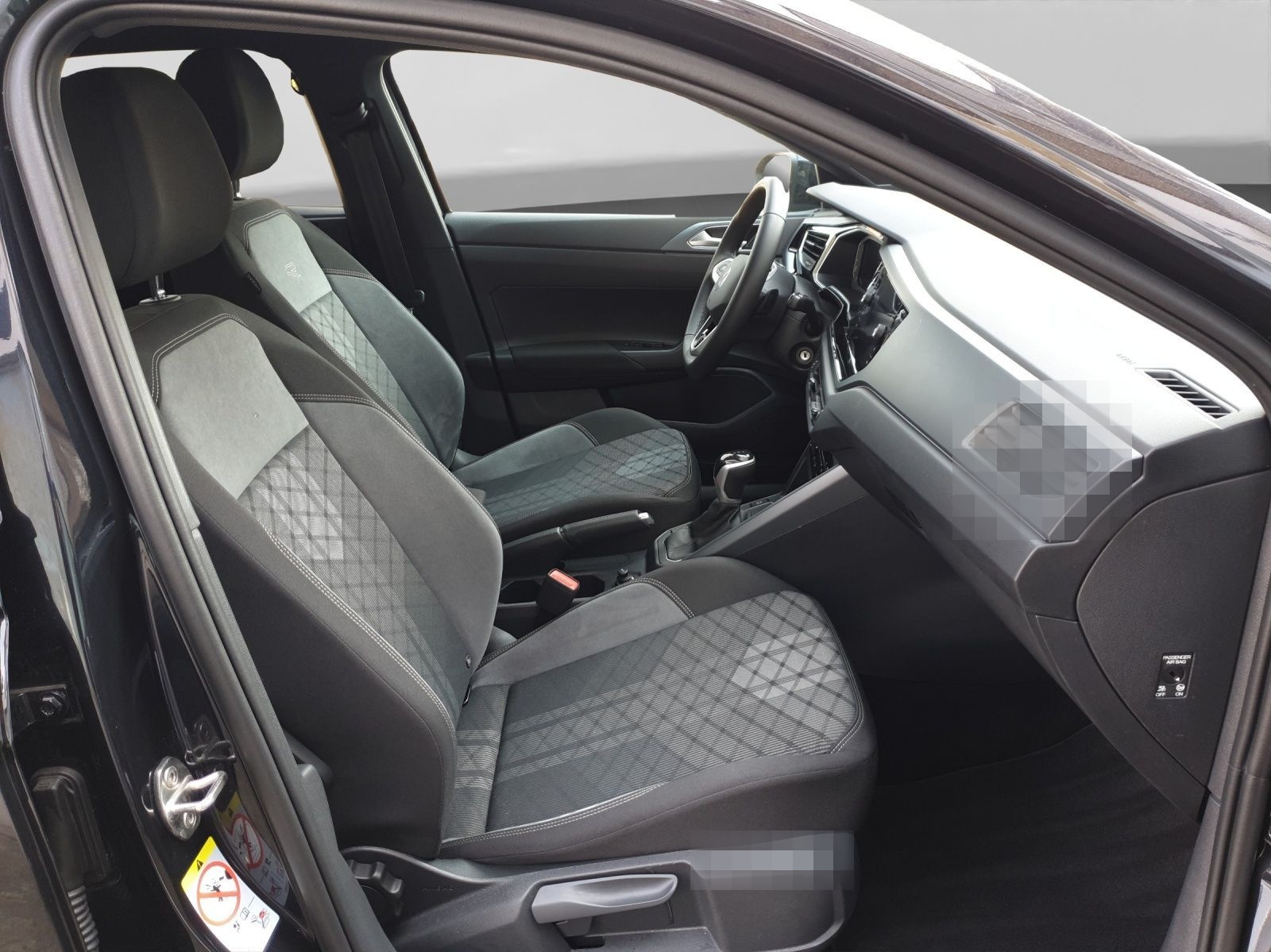 Volkswagen Taigo 1.5 TSI DSG R-LINE IQ.LIGHT KAMERA LM17 AH foto 4