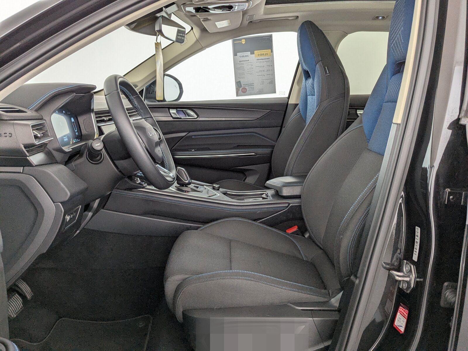 Lynk&Co 01 1.5T HEV (EURO 6d) LED+NAVI+ACC+PANO+RFK+ foto 16