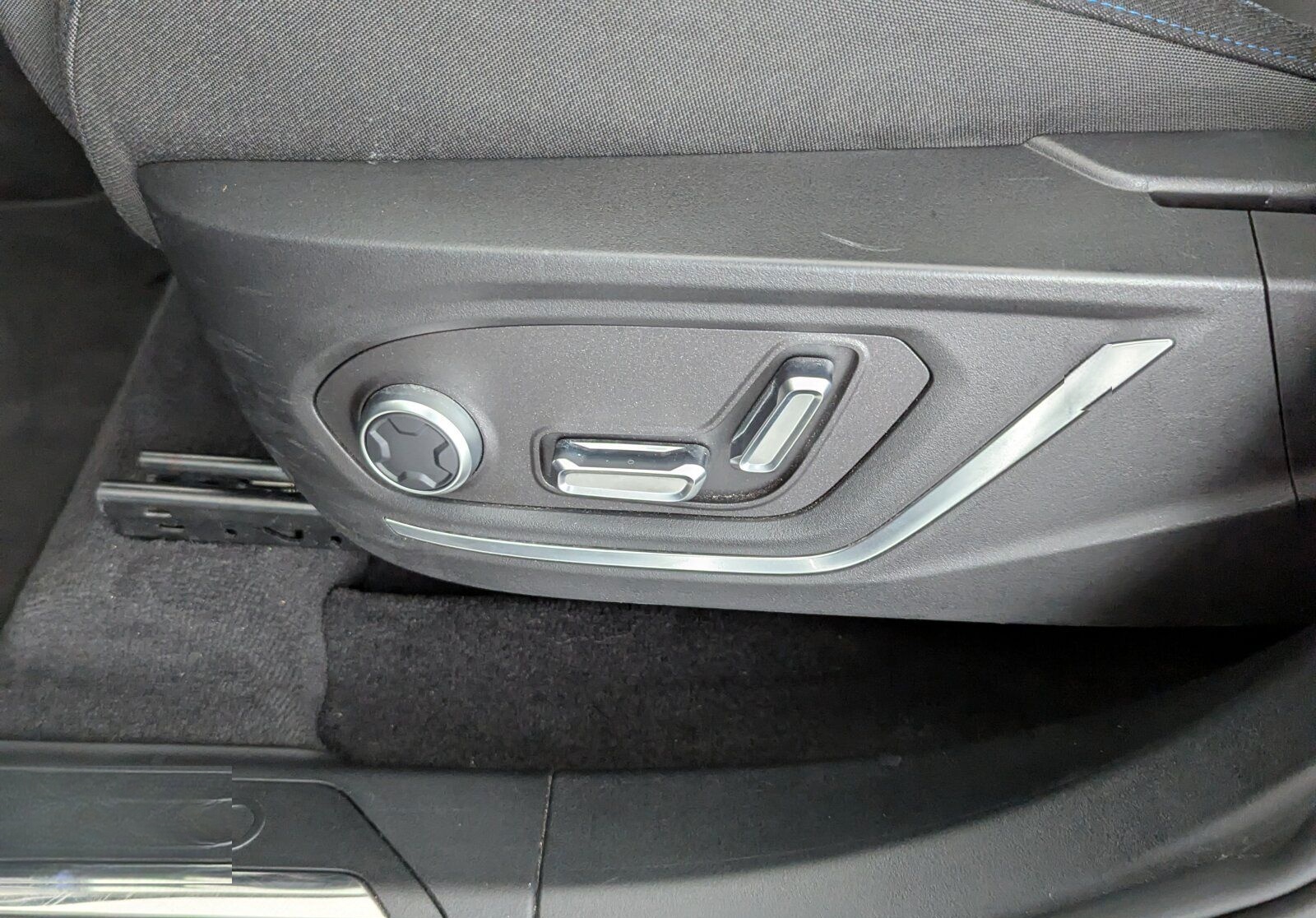 Lynk&Co 01 1.5T HEV (EURO 6d) LED+NAVI+ACC+PANO+RFK+ foto 19