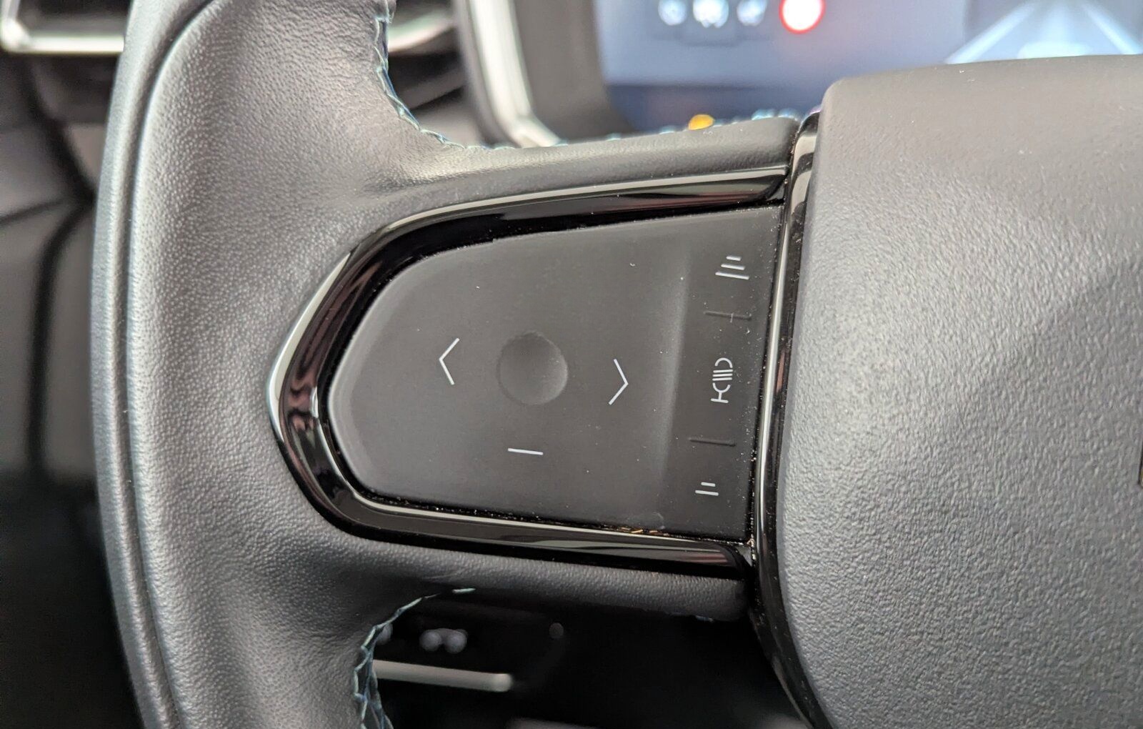 Lynk&Co 01 1.5T HEV (EURO 6d) LED+NAVI+ACC+PANO+RFK+ foto 24