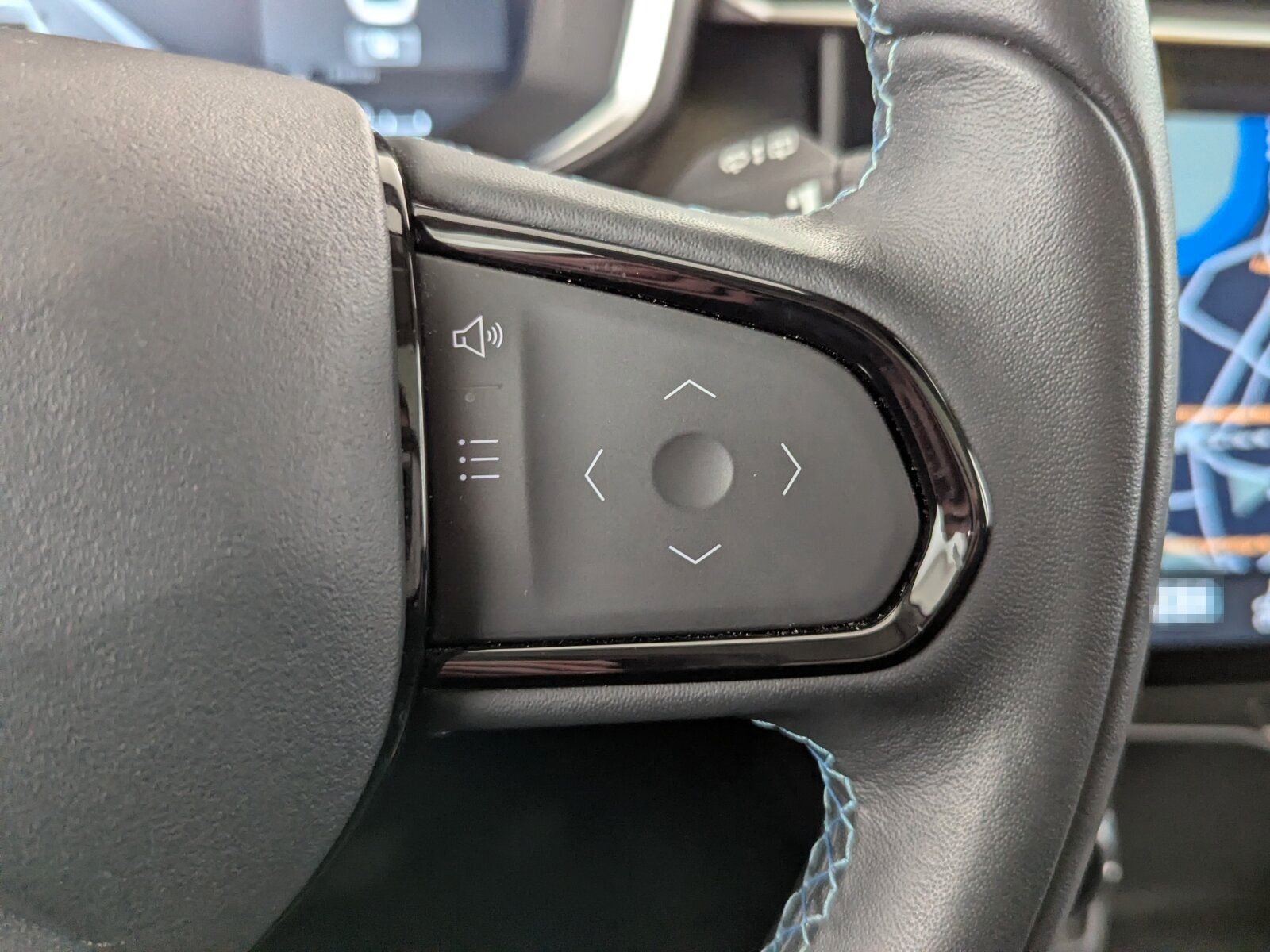 Lynk&Co 01 1.5T HEV (EURO 6d) LED+NAVI+ACC+PANO+RFK+ foto 25