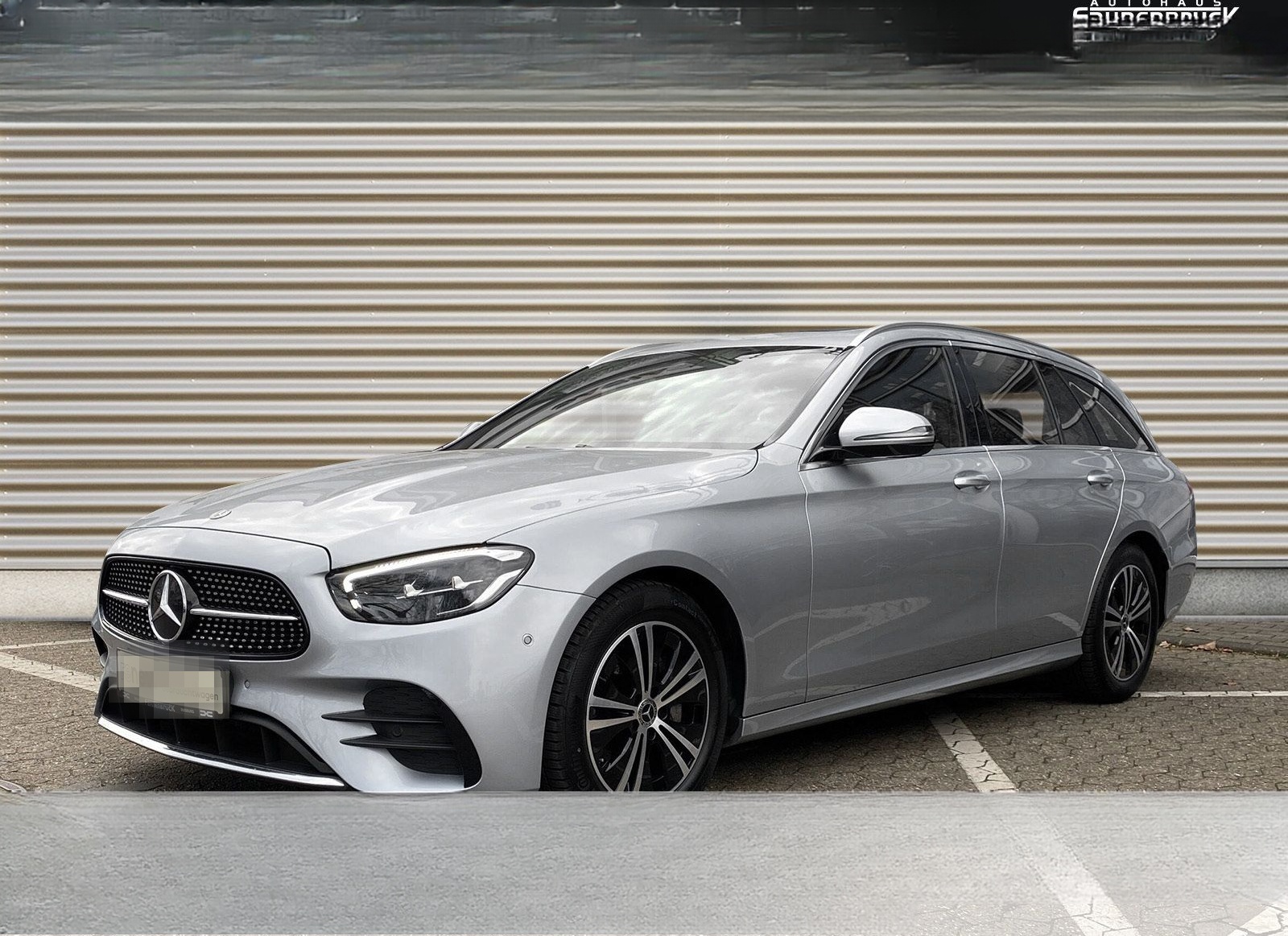 Mercedes-Benz E 220 d 2.0 T-Model AMG Line Panorama-Dach