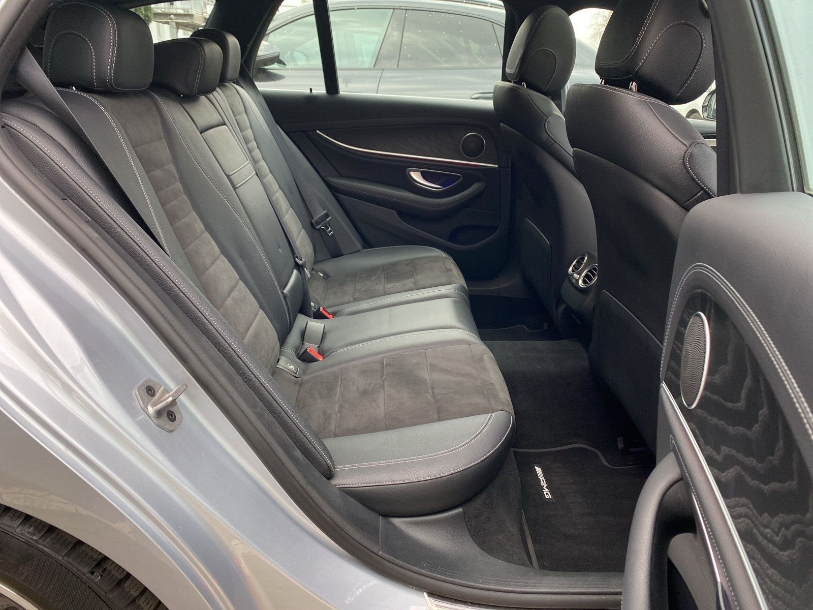 Mercedes-Benz E 220 d 2.0 T-Model AMG Line Panorama-Dach foto 12