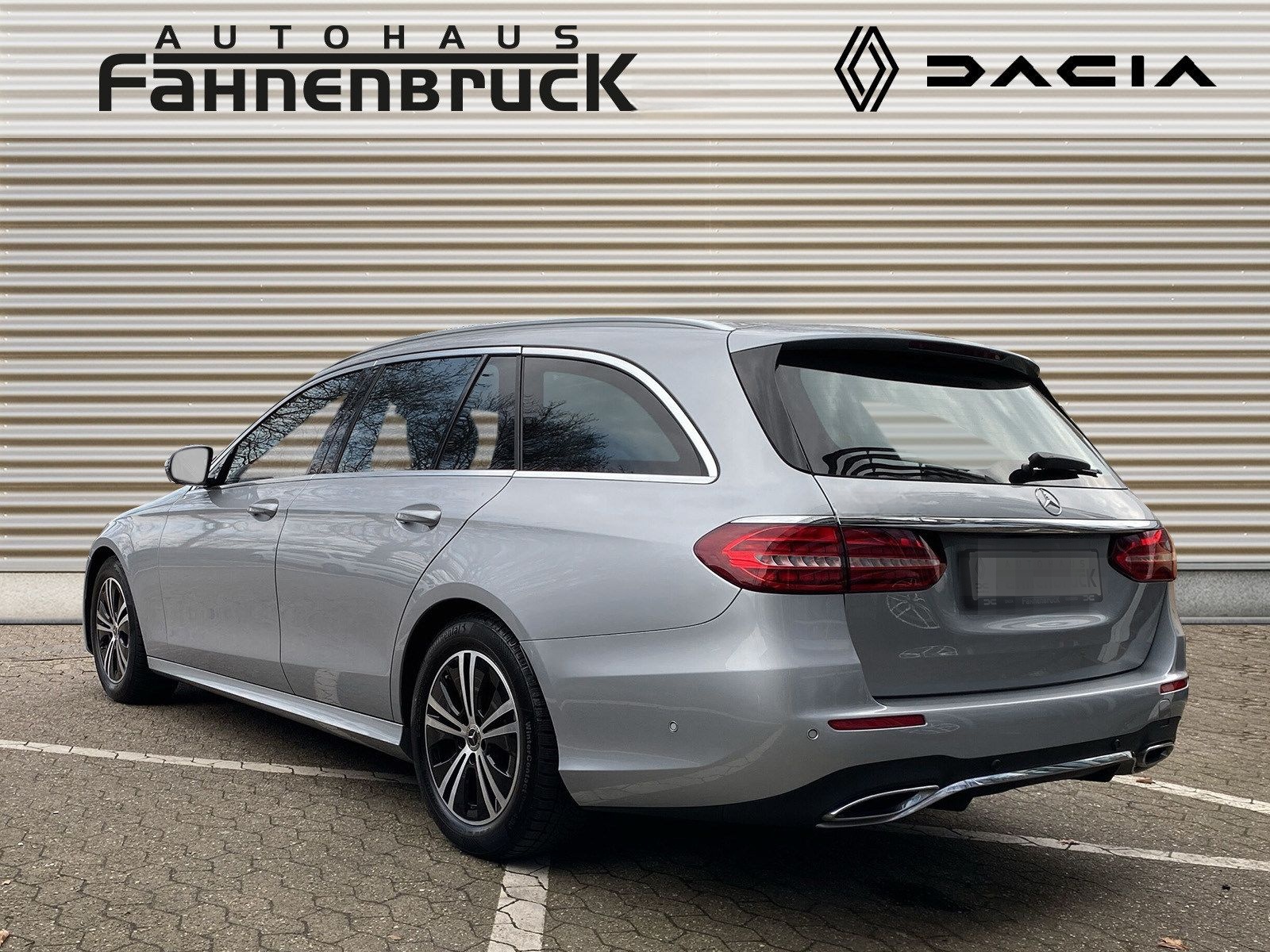 Mercedes-Benz E 220 d 2.0 T-Model AMG Line Panorama-Dach foto 3