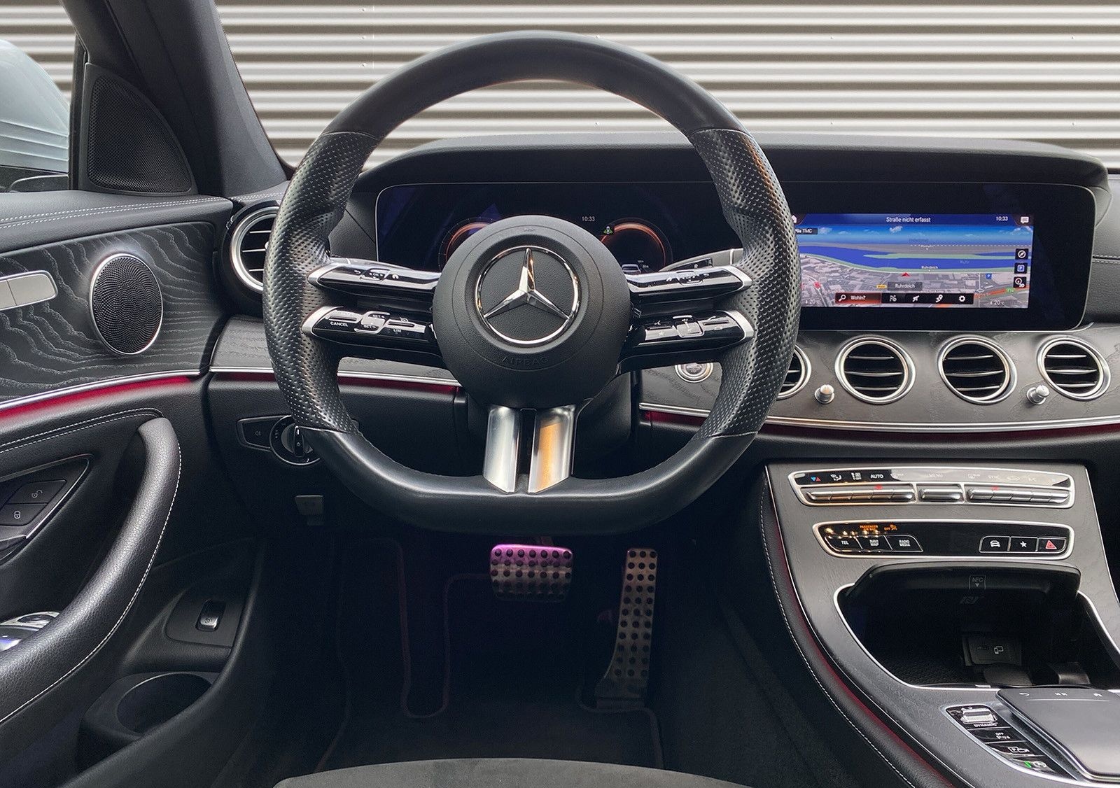 Mercedes-Benz E 220 d 2.0 T-Model AMG Line Panorama-Dach foto 7