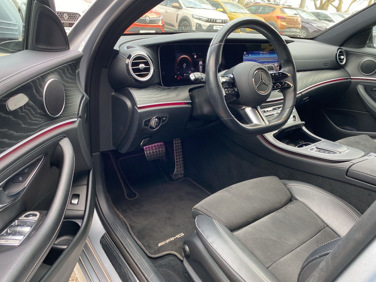 Mercedes-Benz E 220 d 2.0 T-Model AMG Line Panorama-Dach foto 10