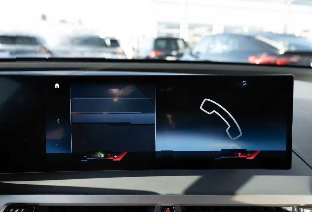 BMW iX xDrive 40 Sport PANO AHK HUD LASER LED ACC foto 22