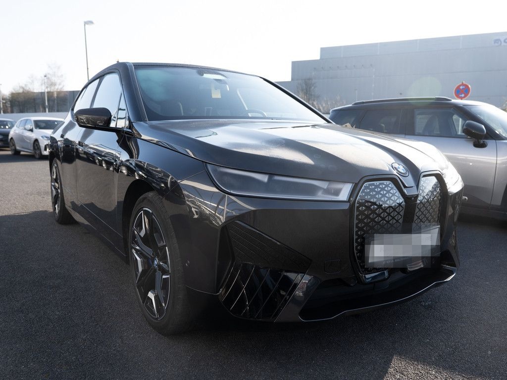 BMW iX xDrive 40 Sport PANO AHK HUD LASER LED ACC foto 6