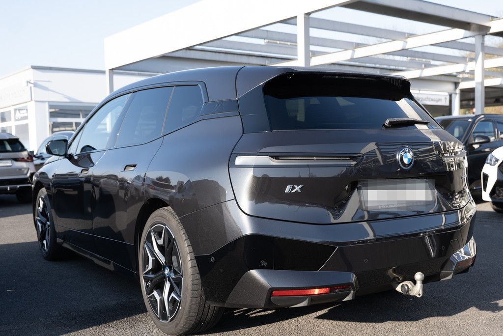 BMW iX xDrive 40 Sport PANO AHK HUD LASER LED ACC foto 10