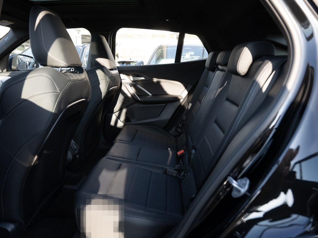 BMW X2 sDrive 20i M-Sport PANO AHK LED NAVI H/K SHZ foto 10