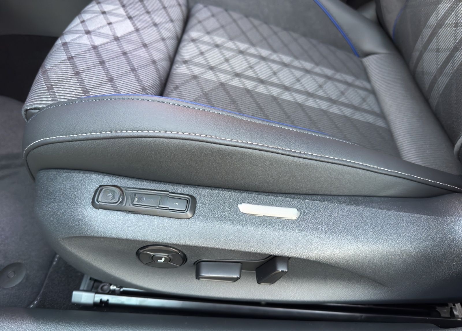 Volkswagen Passat Variant 2.0 TDI DSG 4M R-Line  HeadUp Pan foto 15