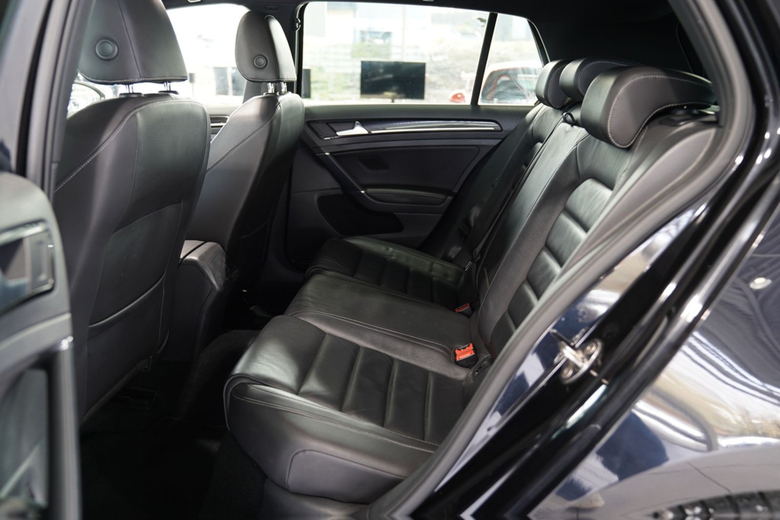 Volkswagen Golf GTD DSG *19 *DYNAUDIO *Pano *Kam *DCC *AHK foto 19