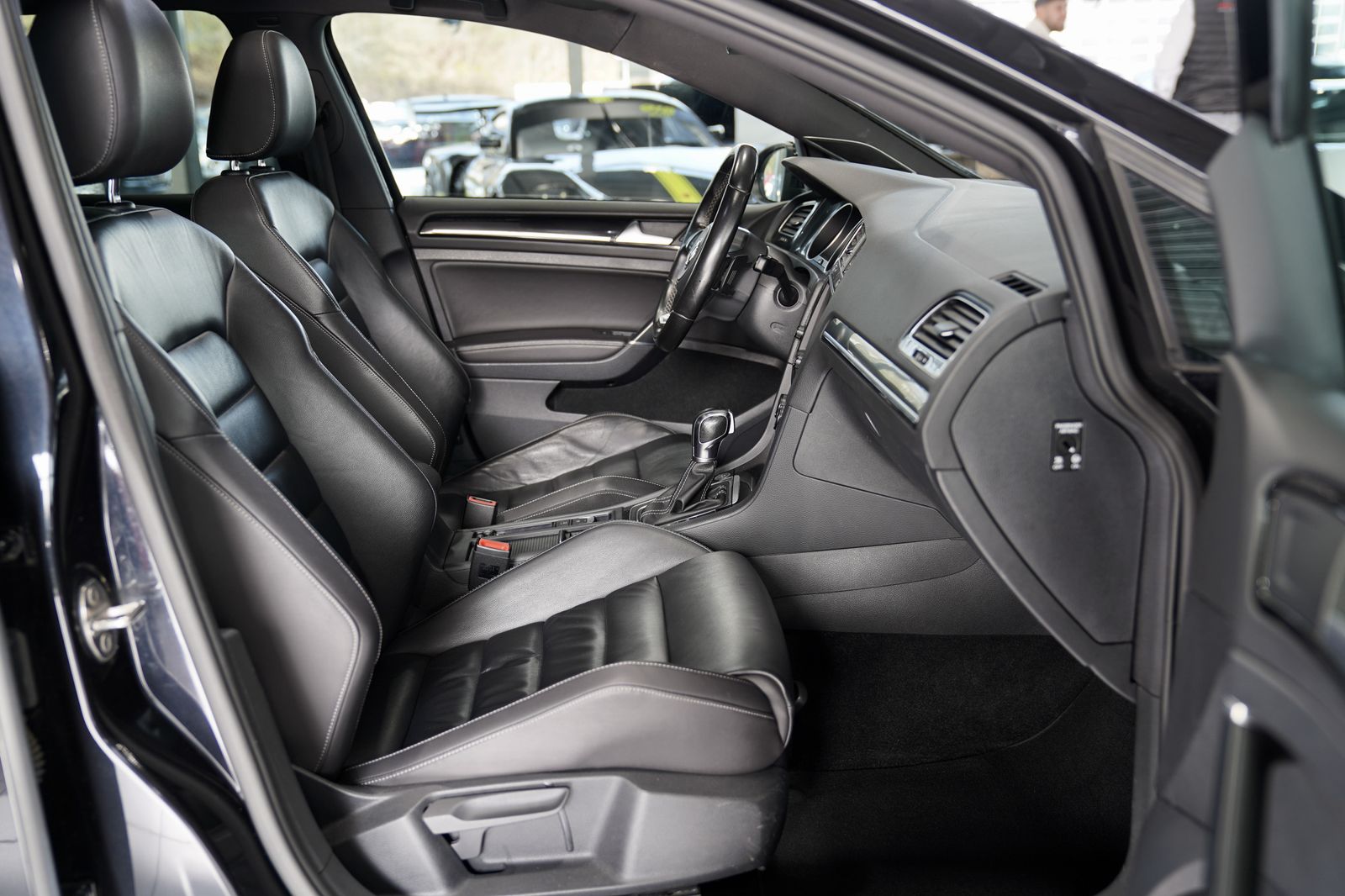 Volkswagen Golf GTD DSG *19 *DYNAUDIO *Pano *Kam *DCC *AHK foto 23