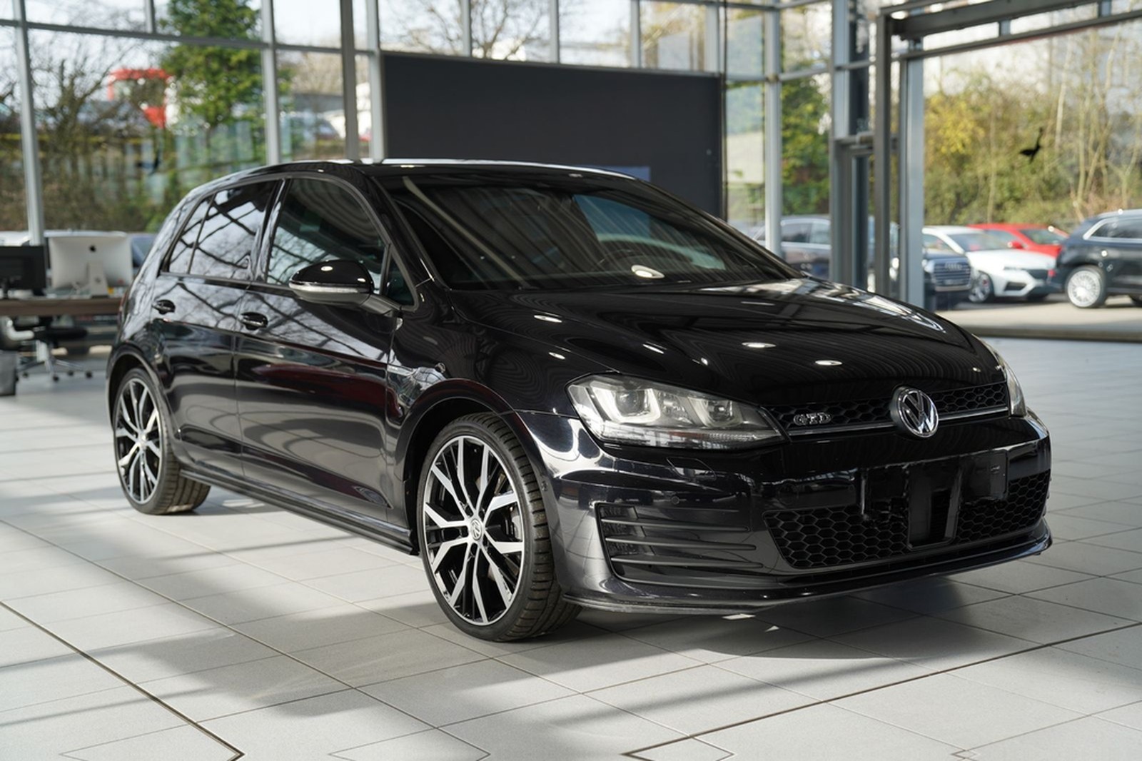 Volkswagen Golf GTD DSG *19 *DYNAUDIO *Pano *Kam *DCC *AHK foto 4
