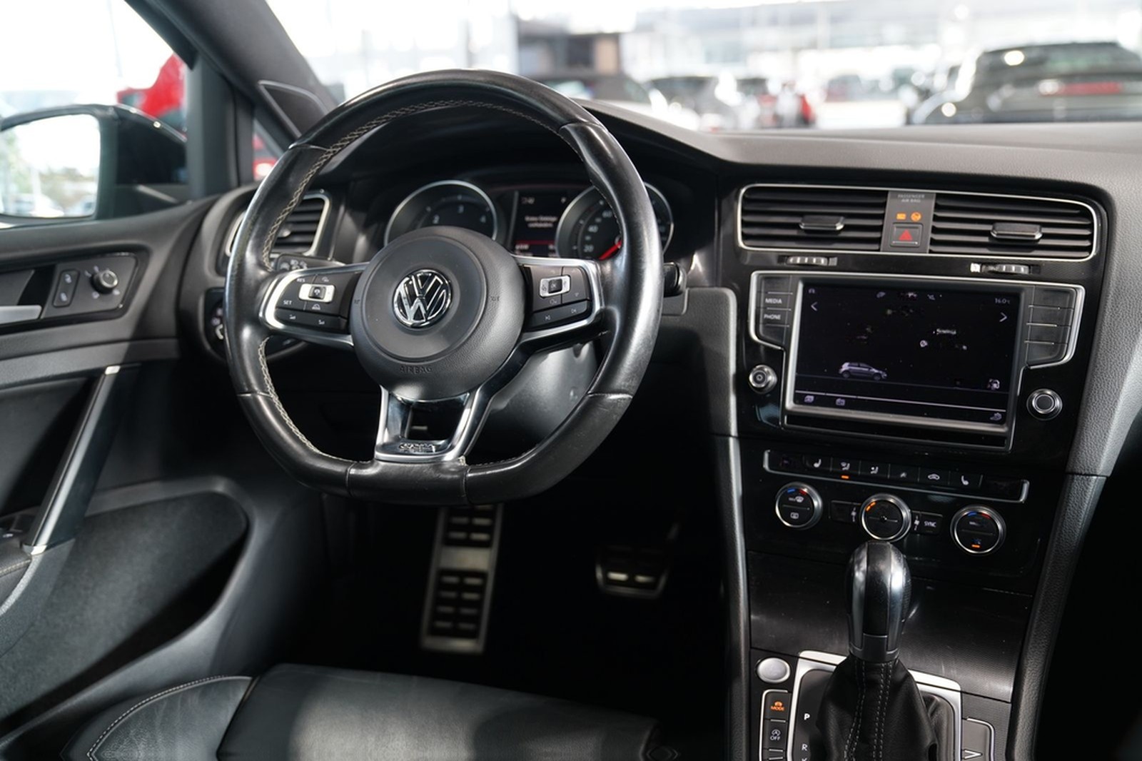 Volkswagen Golf GTD DSG *19 *DYNAUDIO *Pano *Kam *DCC *AHK foto 43