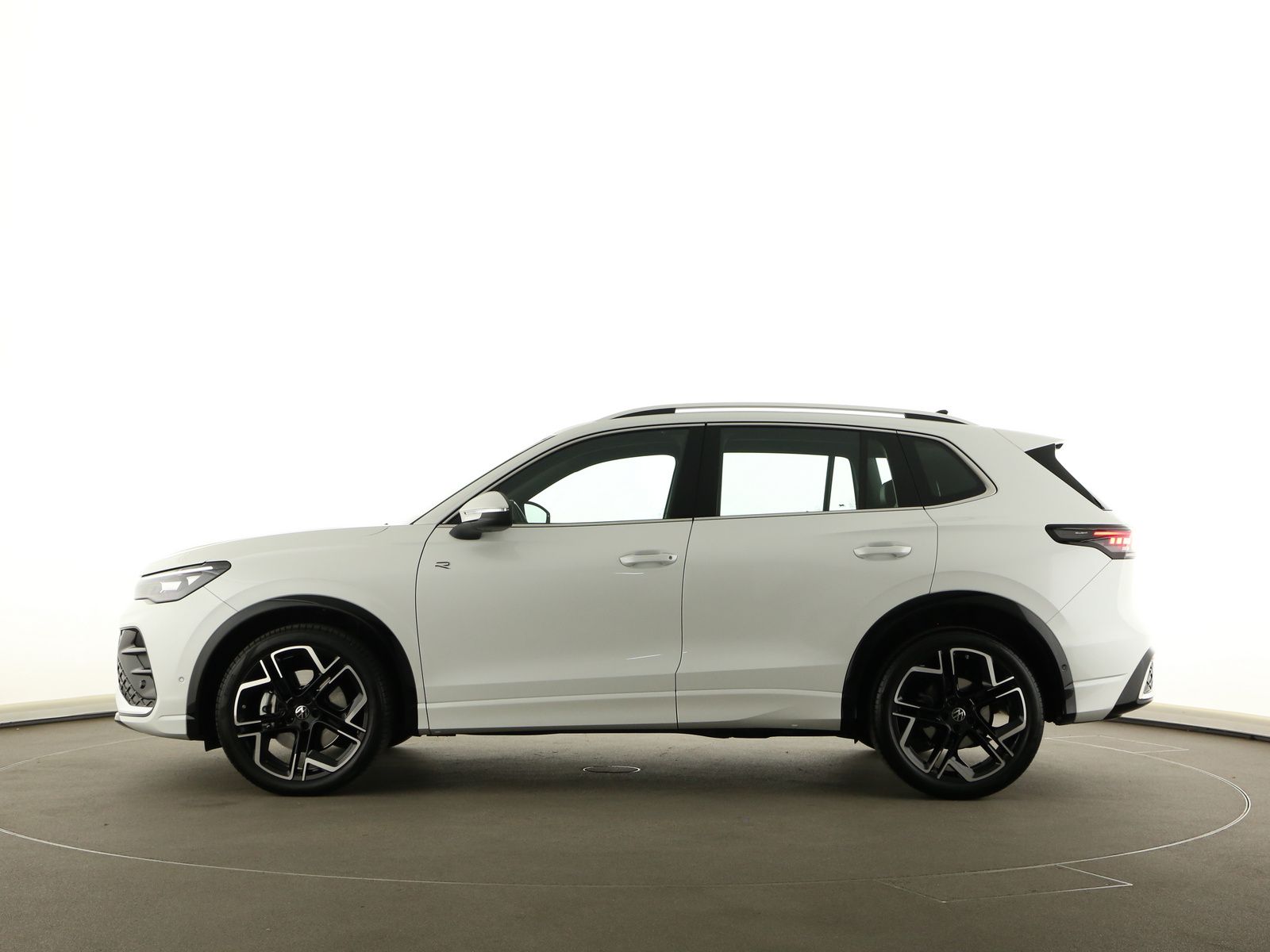 Volkswagen Tiguan 2.0 TDI DSG R-line  LED Navi Head-up AHK  foto 9