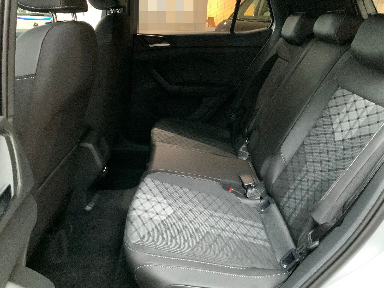 Volkswagen T-Cross R-Line 1.5 l TSI DSG AHK foto 11