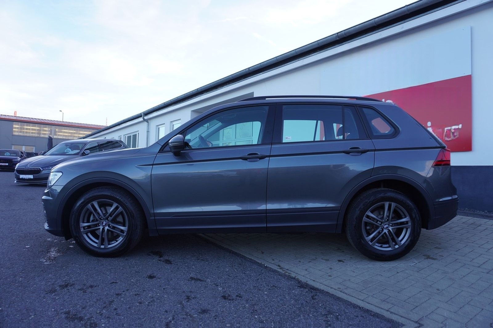 Volkswagen Tiguan 1.5 TSI AAC LED Navi SHZ PDC Alu AHK foto 3