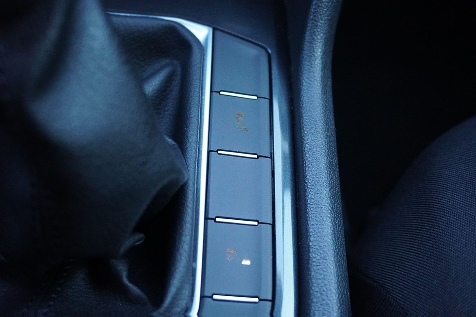 Volkswagen Tiguan 1.5 TSI AAC LED Navi SHZ PDC Alu AHK foto 26