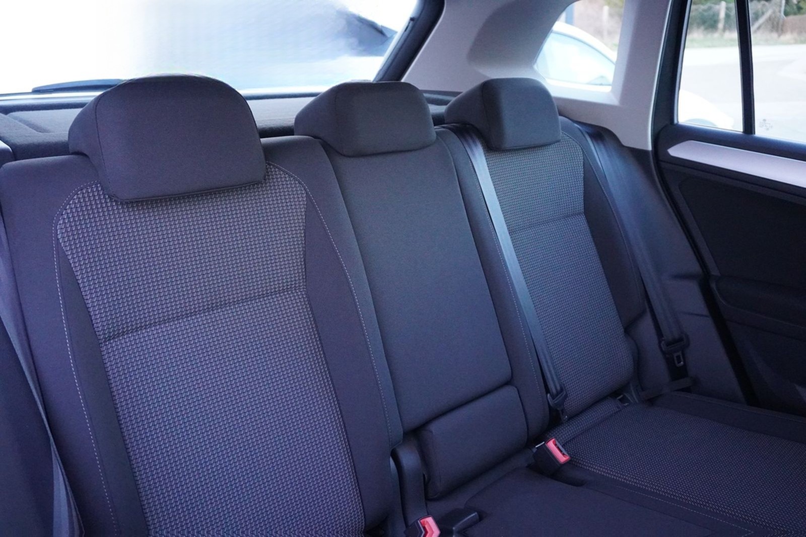 Volkswagen Tiguan 1.5 TSI AAC LED Navi SHZ PDC Alu AHK foto 38