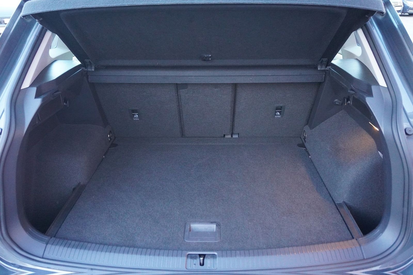Volkswagen Tiguan 1.5 TSI AAC LED Navi SHZ PDC Alu AHK foto 40