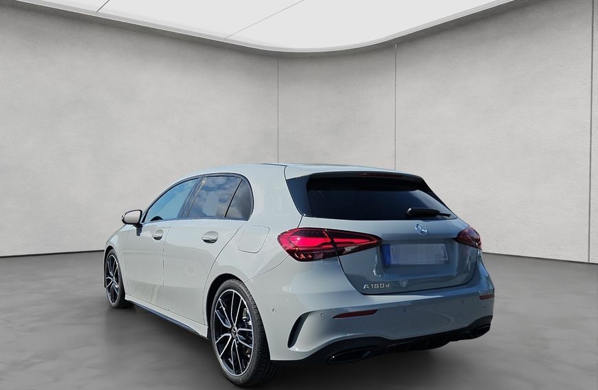 Mercedes-Benz A 180 d AMG Special Edition Night foto 3