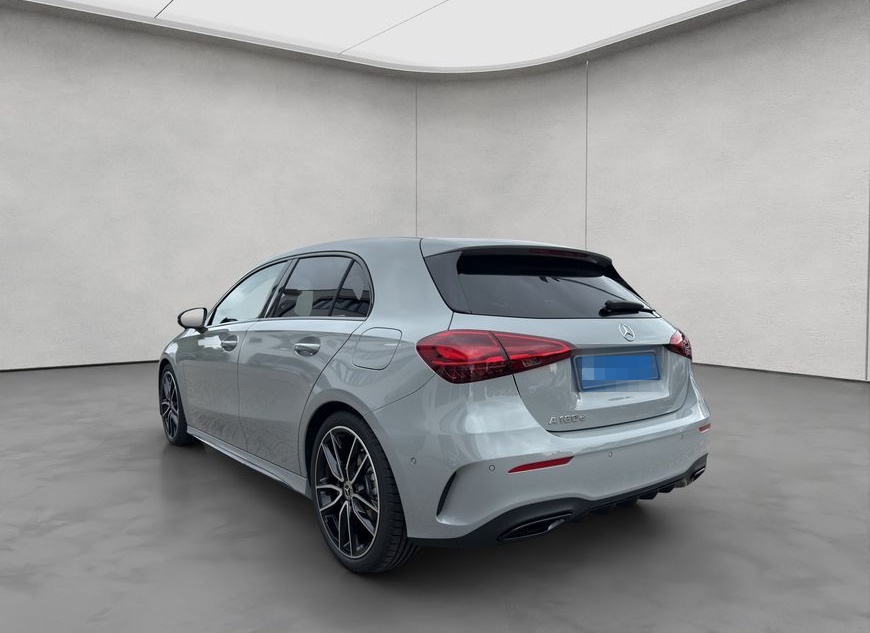 Mercedes-Benz A 180 d AMG Special Edition Night foto 3