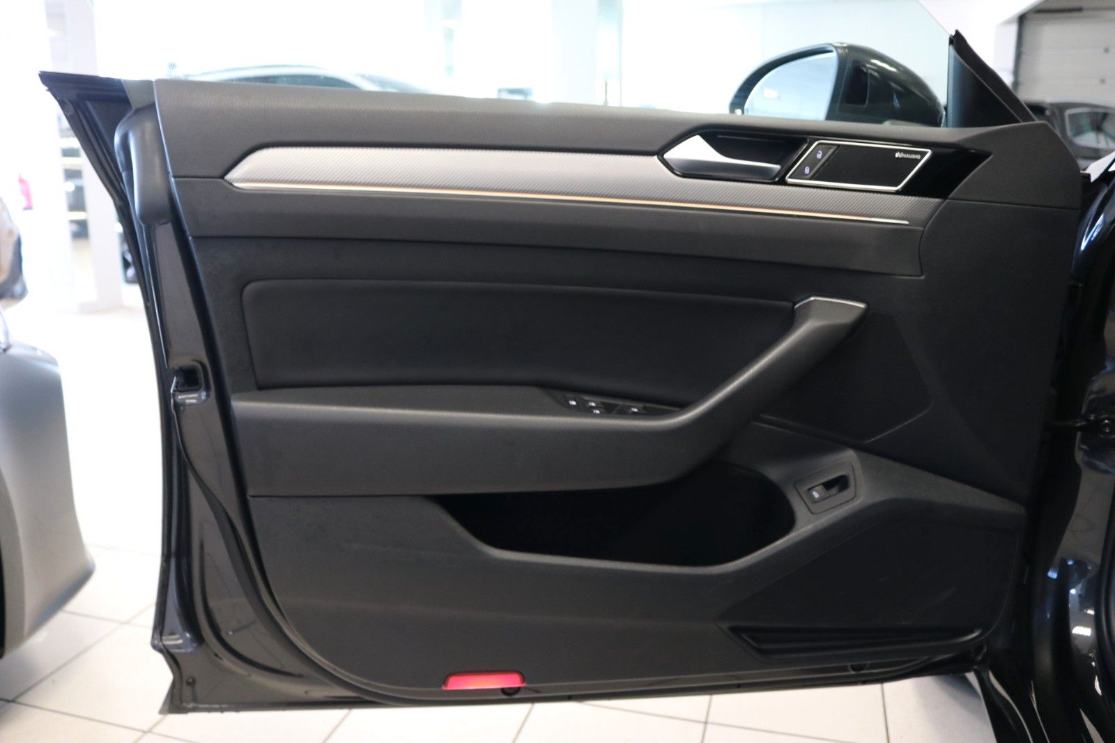Volkswagen Arteon 4M R-Line DCC AHK HUD Kamera Pano ACC foto 14