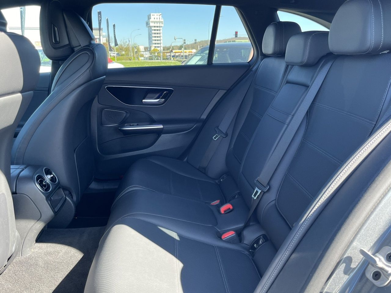 Mercedes-Benz C 300 e T AMG+NIGHT+TOTW+AMBIENTE+DISTRONIC+KAM foto 19