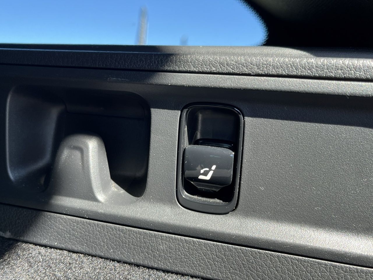 Mercedes-Benz C 300 e T AMG+NIGHT+TOTW+AMBIENTE+DISTRONIC+KAM foto 21