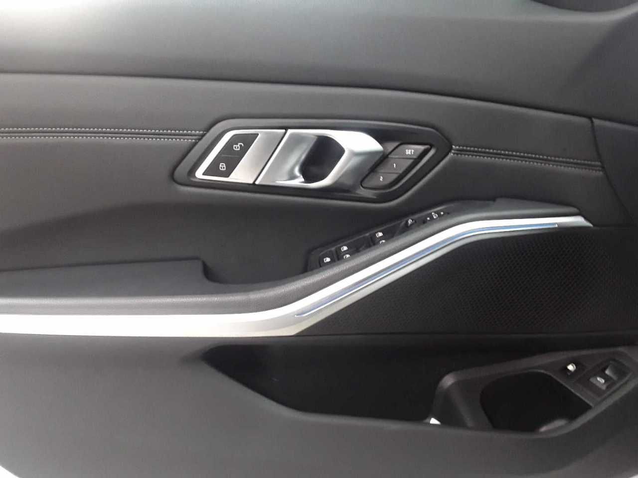 BMW 330e Touring xDrive Aut. Luxury Line foto 4