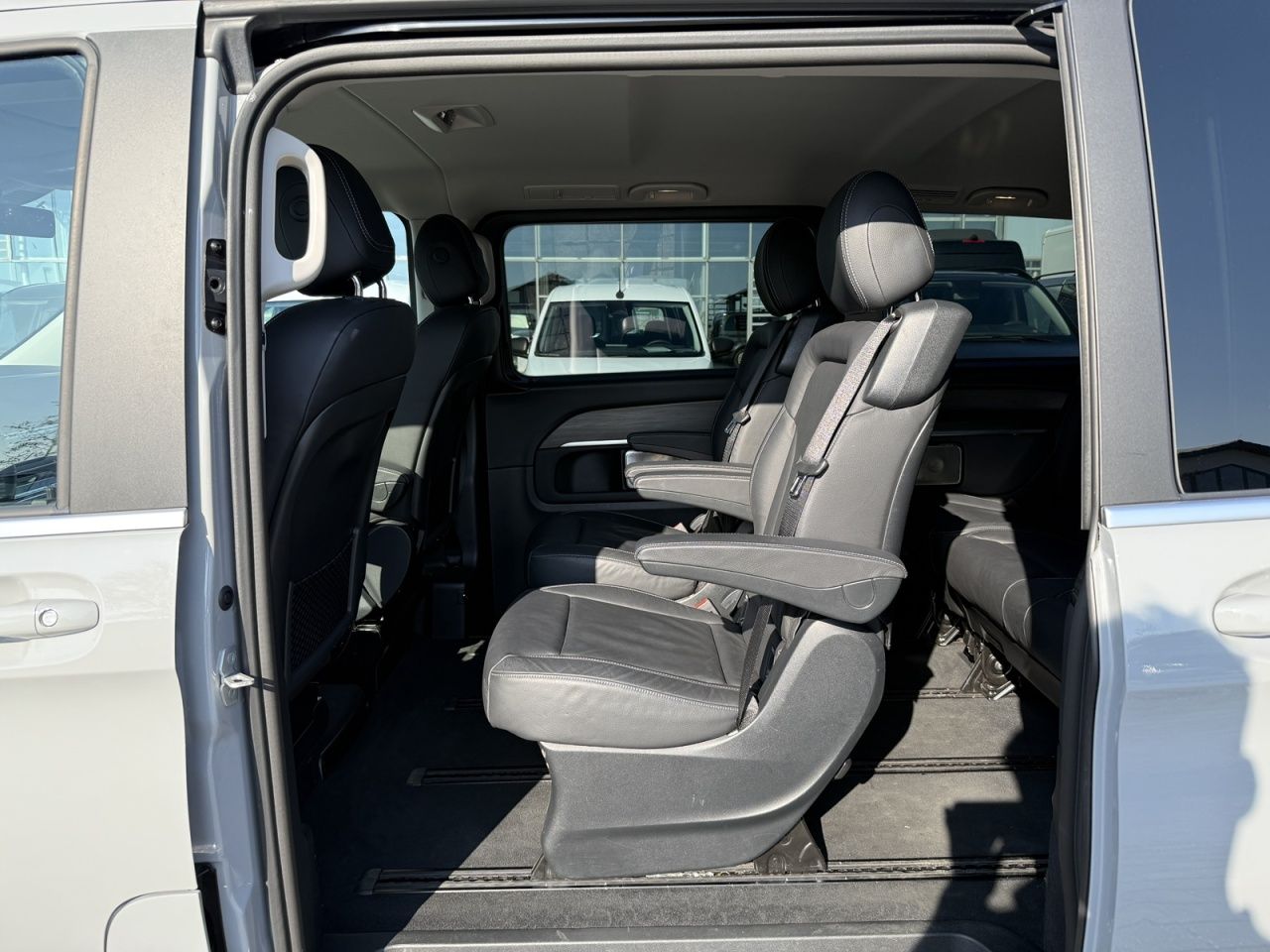 Mercedes-Benz V 300 d long 4x2 AVANTGARDE+BURM+TOTW+360+AHK foto 19