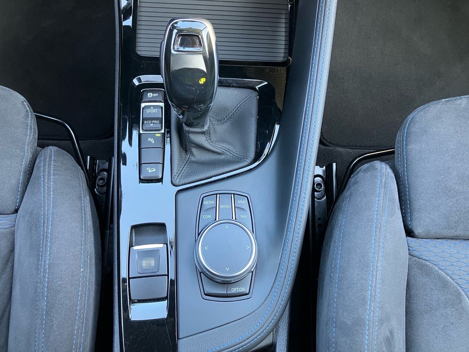 BMW X1 xDrive20d M Sport HUD Pano DA+ LED H/K AHK foto 14