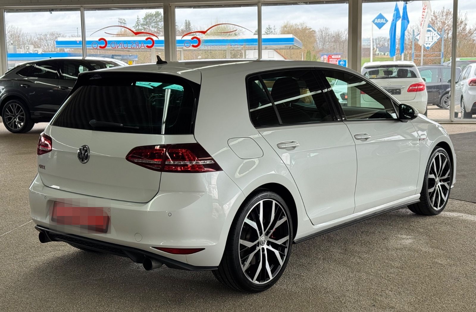 Volkswagen Golf VII Lim. GTI DSG *SHZ*PAN*ACC*NAV*PDC*RK*BX foto 4