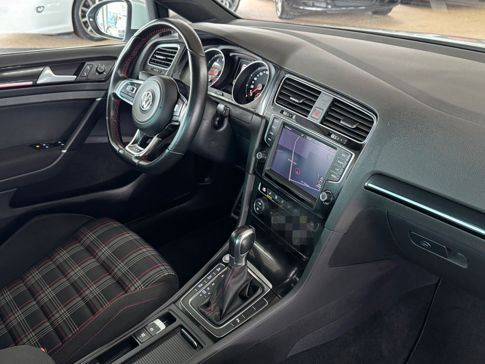 Volkswagen Golf VII Lim. GTI DSG *SHZ*PAN*ACC*NAV*PDC*RK*BX foto 8