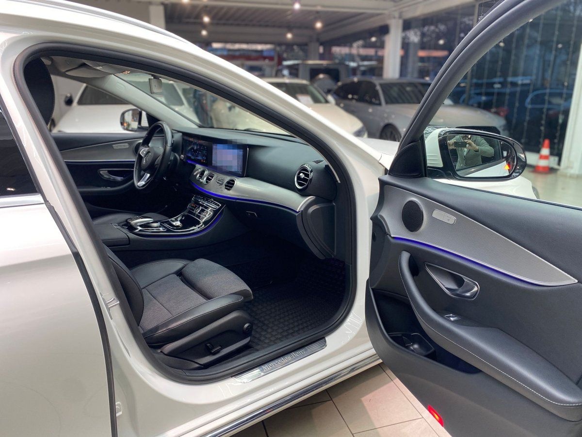 Mercedes-Benz E 220 T d Avantgarde Navi RueFaKa Ambiente LedLe foto 14