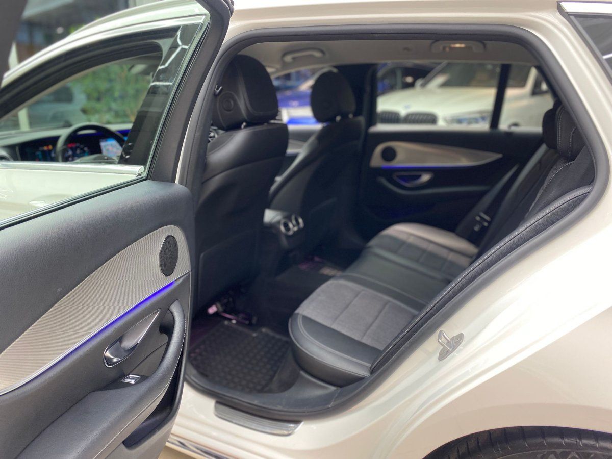 Mercedes-Benz E 220 T d Avantgarde Navi RueFaKa Ambiente LedLe foto 16
