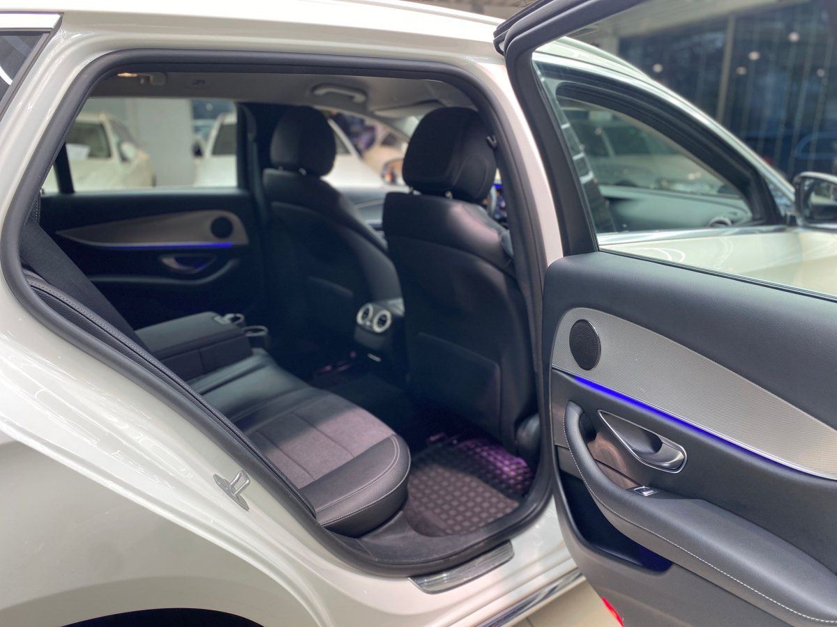 Mercedes-Benz E 220 T d Avantgarde Navi RueFaKa Ambiente LedLe foto 17