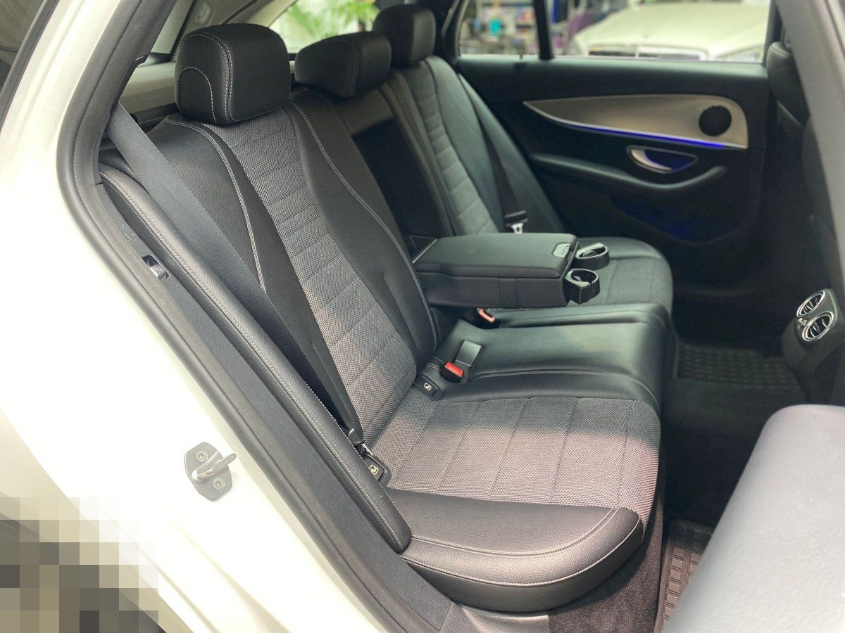 Mercedes-Benz E 220 T d Avantgarde Navi RueFaKa Ambiente LedLe foto 18