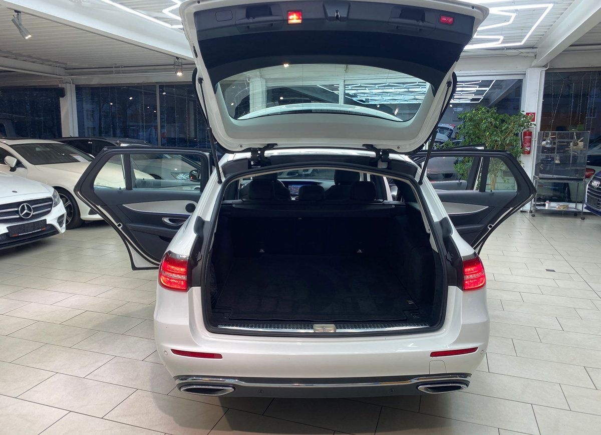 Mercedes-Benz E 220 T d Avantgarde Navi RueFaKa Ambiente LedLe foto 20
